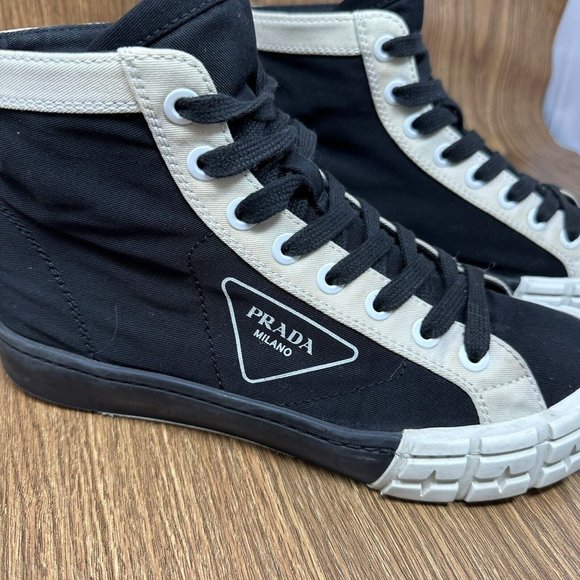 Prada Men's Wheel Black Logo Flat High Top Trainer Sneaker 2TG158 Sz - 6 - Picture 1 of 13